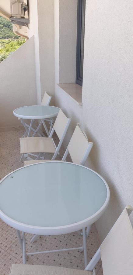 Apartmani Svetionik Budva Bilik gambar