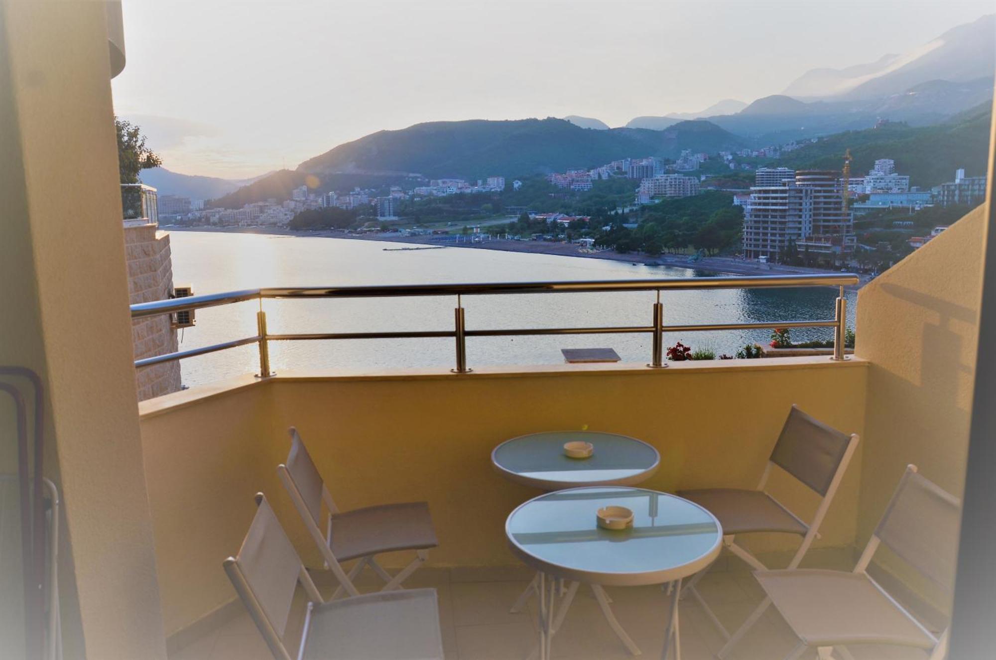 Apartmani Svetionik Budva Bilik gambar