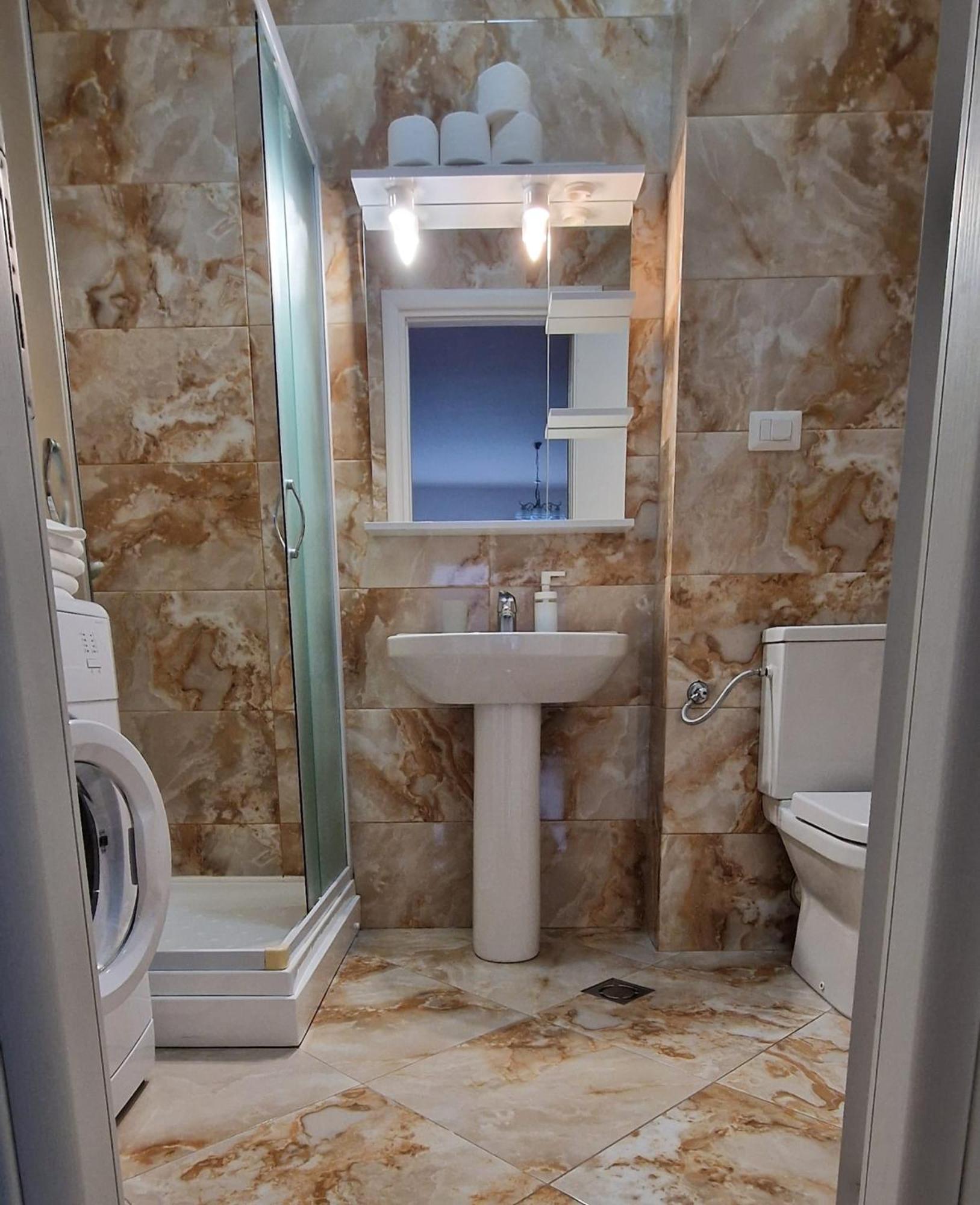 Apartmani Svetionik Budva Luaran gambar