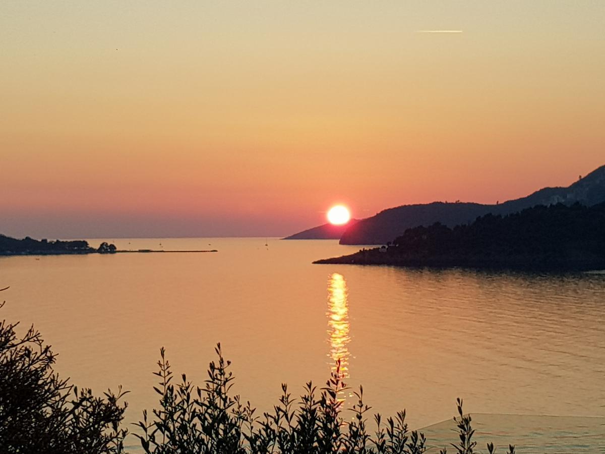 Apartmani Svetionik Budva Luaran gambar