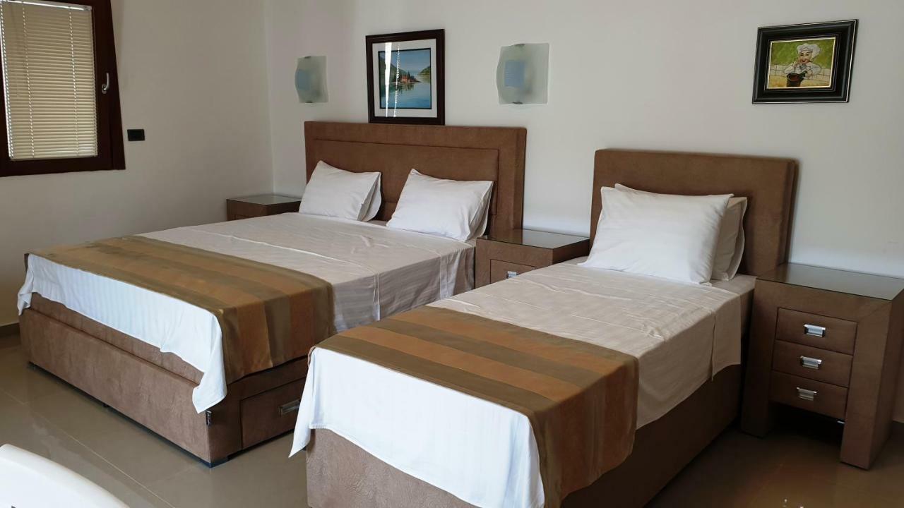 Apartmani Svetionik Budva Bilik gambar